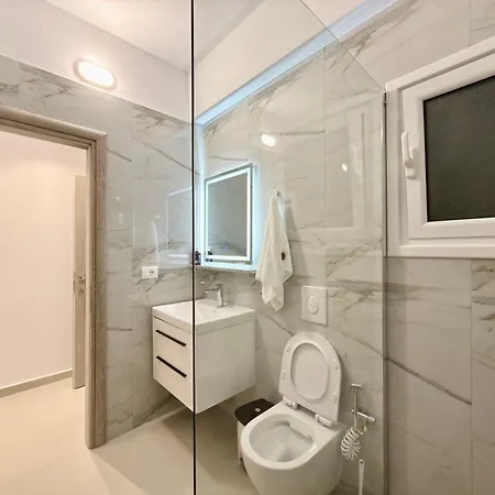 Aqualis Apartment *